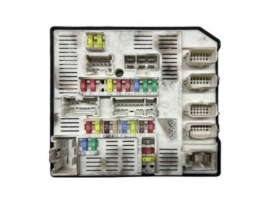 Caja reles / fusibles RENAULT MEGANE III COUPE 1.5 DCI 110 CV