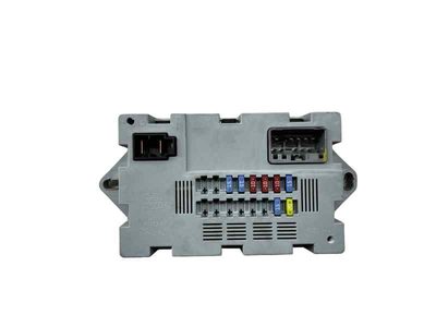 Caja reles / fusibles JAGUAR XE 2.0 DIESEL